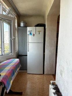 Satılır köhnə tikili 3 otaqlı 70 m², Xalqlar Dostluğu m.-9