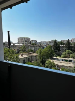 Satılır köhnə tikili 3 otaqlı 70 m², Xalqlar Dostluğu m.-13