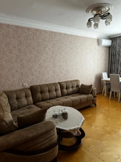 Satılır köhnə tikili 3 otaqlı 70 m², Xalqlar Dostluğu m.-6