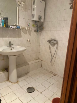 Satılır köhnə tikili 3 otaqlı 90 m², Yasamal r.-8