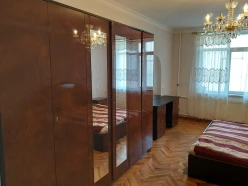 Satılır köhnə tikili 3 otaqlı 70 m², Elmlər Akademiyası m.-3