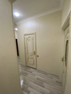 Satılır yeni tikili 2 otaqlı 70 m², İnşaatçılar m.-7