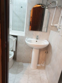 Satılır köhnə tikili 4 otaqlı 120 m², Yasamal r.-7