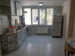 Satılır köhnə tikili 4 otaqlı 120 m², Yasamal r.-9