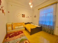 Satılır ev/villa 11 otaqlı 650 m², Qara Qarayev m.-12