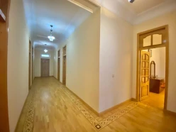 Satılır ev/villa 11 otaqlı 650 m², Qara Qarayev m.-10