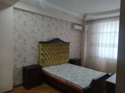 İcarə yeni tikili 3 otaqlı 140 m²,  Neftçilər m.-13