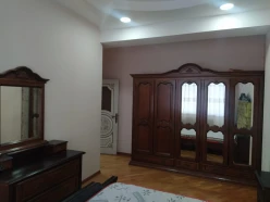 İcarə yeni tikili 3 otaqlı 140 m²,  Neftçilər m.-5