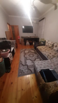 Satılır köhnə tikili 2 otaqlı 40 m², İnşaatçılar m.-8 Satılır köhnə tikili 2 otaqlı 40 m², İnşaatçılar m.-8
