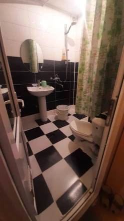 Satılır köhnə tikili 2 otaqlı 40 m², İnşaatçılar m.-2 Satılır köhnə tikili 2 otaqlı 40 m², İnşaatçılar m.-2