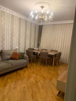 Satılır yeni tikili 2 otaqlı 58 m², İnşaatçılar m.-11