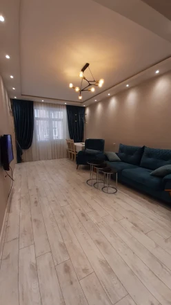 Satılır yeni tikili 3 otaqlı 75 m², İnşaatçılar m.-18