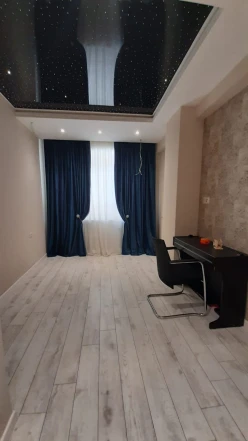 Satılır yeni tikili 3 otaqlı 75 m², İnşaatçılar m.-12