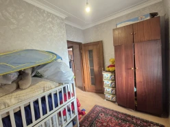 Satılır köhnə tikili 3 otaqlı 65 m²,  Qaraçuxur-9