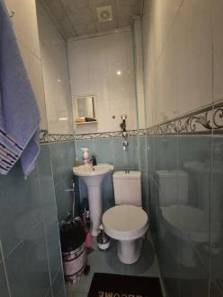 Satılır köhnə tikili 3 otaqlı 65 m²,  Qaraçuxur-2