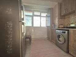 Satılır köhnə tikili 3 otaqlı 65 m²,  Qaraçuxur-5