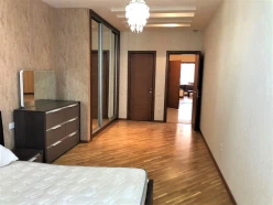 İcarə yeni tikili 3 otaqlı 190 m², Səbail r.-8