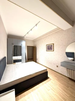 İcarə yeni tikili 3 otaqlı 90 m²,  28 May m.-15