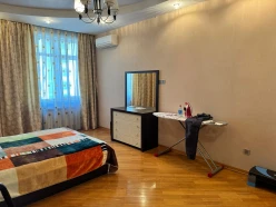 İcarə yeni tikili 3 otaqlı 200 m²,  28 May m.-11