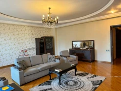 İcarə yeni tikili 3 otaqlı 200 m²,  28 May m.-2