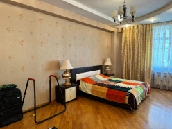 İcarə yeni tikili 3 otaqlı 200 m²,  28 May m.-10