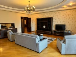 İcarə yeni tikili 3 otaqlı 200 m²,  28 May m.-4