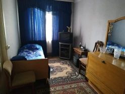 Satılır köhnə tikili 3 otaqlı 70 m², Elmlər Akademiyası m.-3