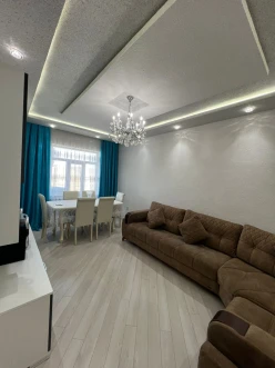 Satılır köhnə tikili 2 otaqlı 60 m², İnşaatçılar m.-7