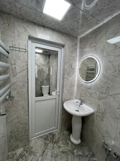 Satılır köhnə tikili 2 otaqlı 60 m², İnşaatçılar m.-14