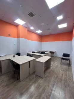 İcarə ofis 9 otaqlı 300 m²,  28 May m.-5
