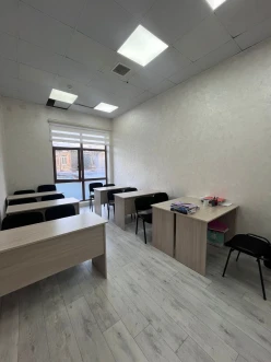 İcarə ofis 9 otaqlı 300 m²,  28 May m.-7