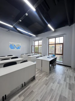 İcarə ofis 9 otaqlı 300 m²,  28 May m.-2