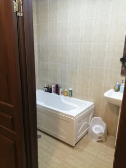 Satılır yeni tikili 2 otaqlı 60 m², İnşaatçılar m.-8