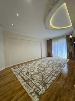 Satılır yeni tikili 4 otaqlı 223 m², 28 May m.-14 Satılır yeni tikili 4 otaqlı 223 m², 28 May m.-14
