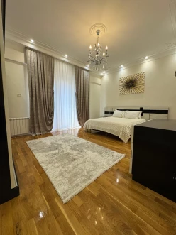 Satılır yeni tikili 4 otaqlı 223 m², 28 May m.-13 Satılır yeni tikili 4 otaqlı 223 m², 28 May m.-13