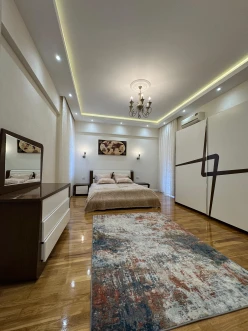 Satılır yeni tikili 4 otaqlı 223 m², 28 May m.-16 Satılır yeni tikili 4 otaqlı 223 m², 28 May m.-16