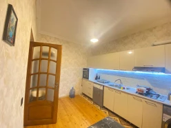 Satılır ev/villa 6 otaqlı 234 m²,  Qara Qarayev m.-2