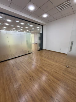 İcarə ofis 2 otaqlı 91.4 m²,  28 May m.-2