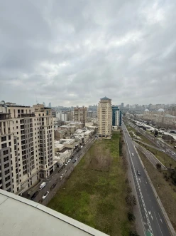 İcarə ofis 2 otaqlı 91.4 m²,  28 May m.-25