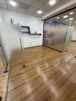 İcarə ofis 2 otaqlı 91.4 m²,  28 May m.-3