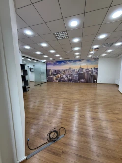 İcarə ofis 2 otaqlı 91.4 m²,  28 May m.-11