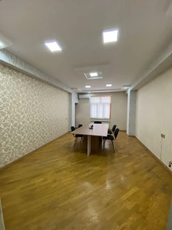 Satılır yeni tikili 3 otaqlı 140 m², Azadlıq prospekti m.-3