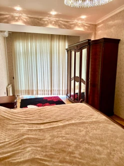 İcarə yeni tikili 3 otaqlı 130 m²,  Səbail-13