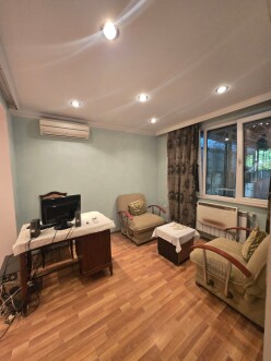 Satılır köhnə tikili 2 otaqlı 40 m²,  İnşaatçılar m.-5