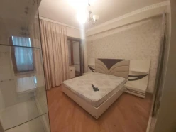 İcarə köhnə tikili 2 otaqlı 65 m², Azadlıq prospekti m.-4