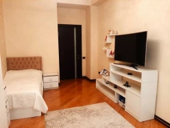 İcarə yeni tikili 4 otaqlı 225 m², 28 May m.-19