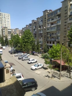 Satılır yeni tikili 2 otaqlı 60 m², İnşaatçılar m.-10