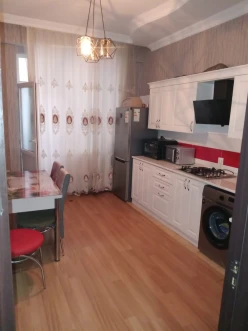 Satılır yeni tikili 2 otaqlı 86 m², İnşaatçılar m.-4