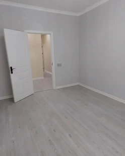 Satılır köhnə tikili 2 otaqlı 60 m², Azadlıq prospekti m.-3