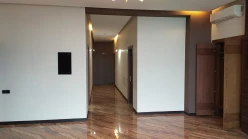 İcarə ofis 4 otaqlı 230 m², İnşaatçılar m.-14